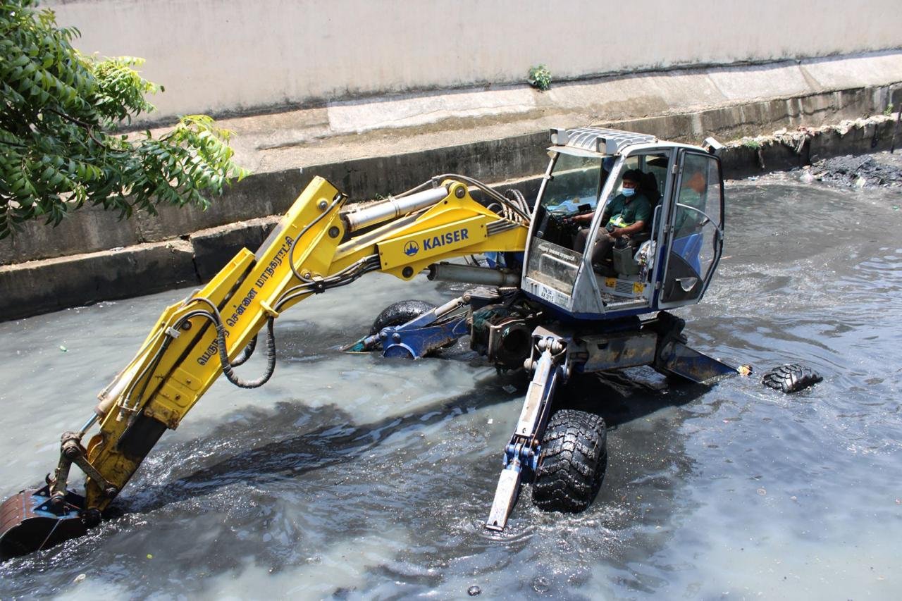 Varman Equipments canal cleaning and spider excavator operation – image 18