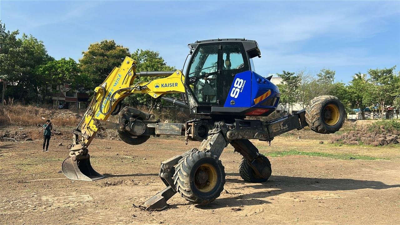 Varman Equipments canal cleaning and spider excavator operation – image 21