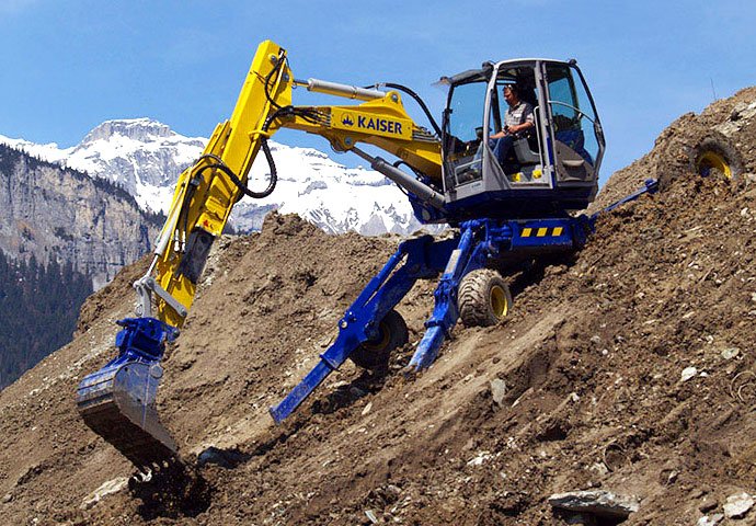 VARMAN mechanized canal cleaning operation using spider excavator